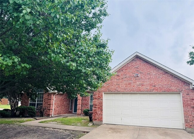 Primary Photo - 6501 Violet Dr
