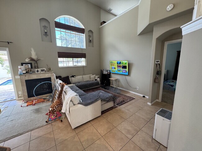 Building Photo - 1890 Briland St