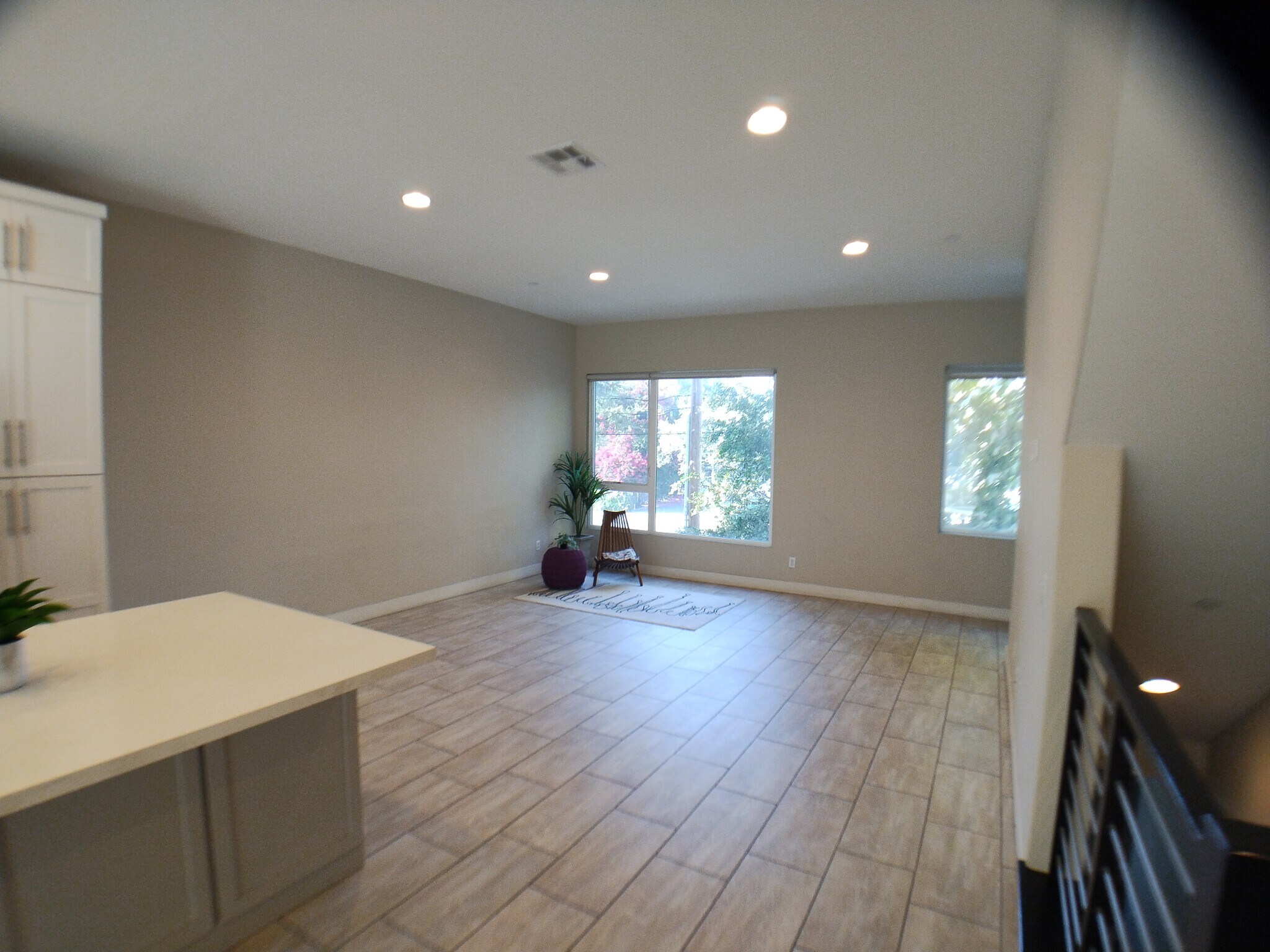 Building Photo - 139 W Live Oak Ave