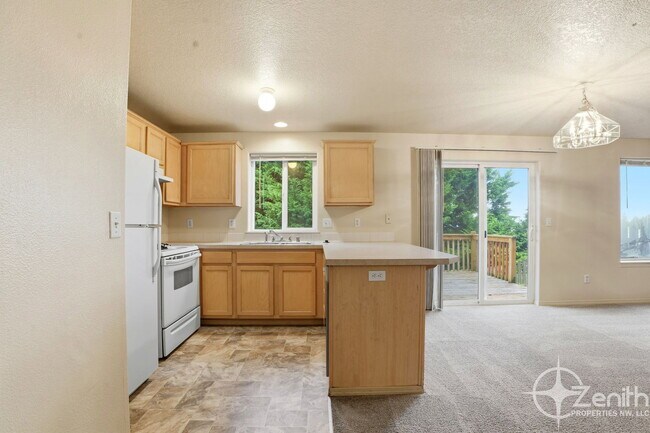 Building Photo - 3000 Cherry St