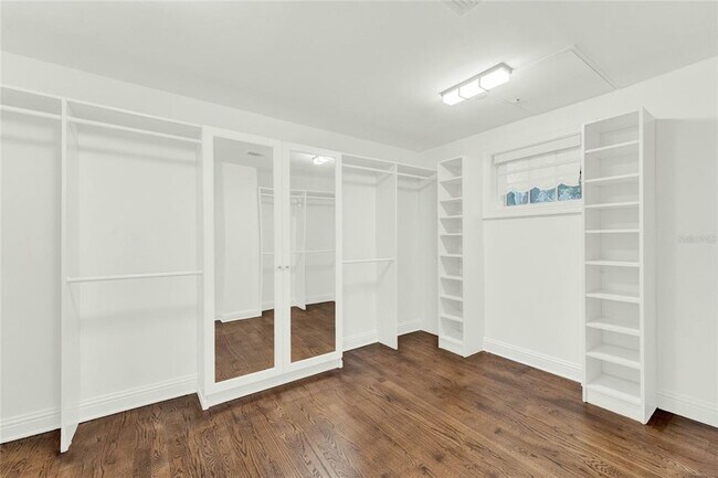 Building Photo - 200 S Interlachen Ave