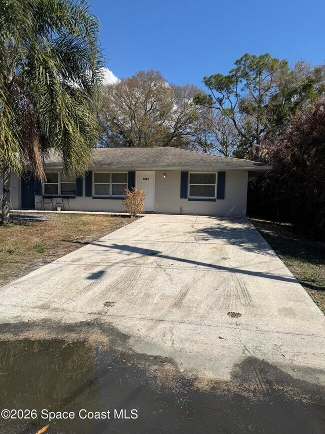 Building Photo - 324 Bay Ave