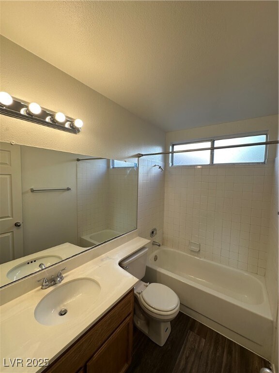 Building Photo - 2343 Potters Ct