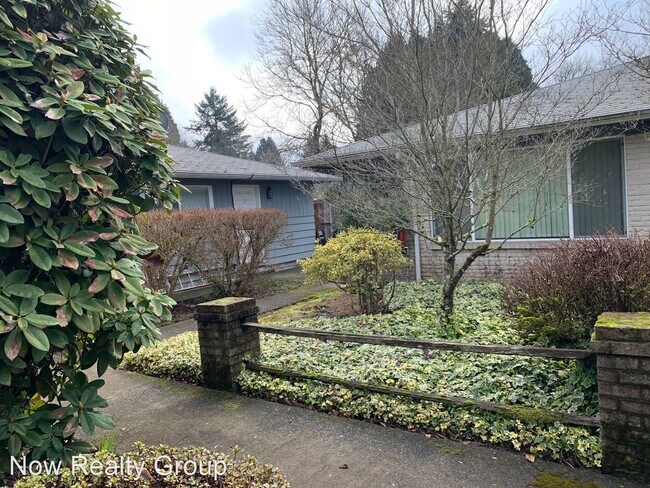 Building Photo - 1385 Dollar St