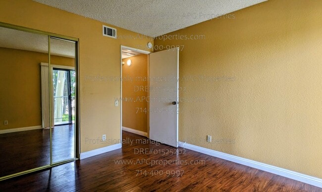 Building Photo - 7113 Apricot Dr