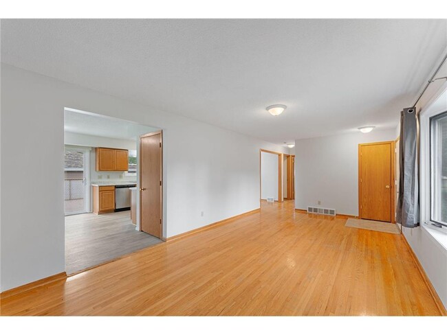 Building Photo - 3503 Bryant Ave