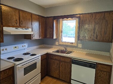 Kitchen - 1923 NW Hickory Ln