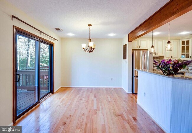 Building Photo - 2303 Glade Bank Way