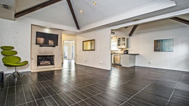 Building Photo - 9127 Valley Chapel Ln