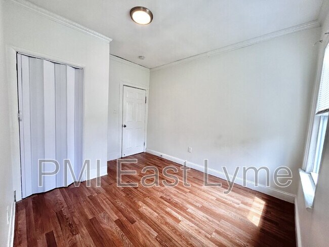 Building Photo - 54 Roath St