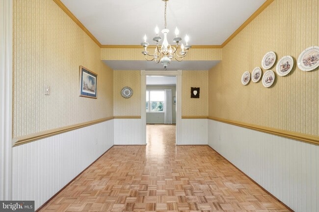 Building Photo - 8350 Glastonbury Ct
