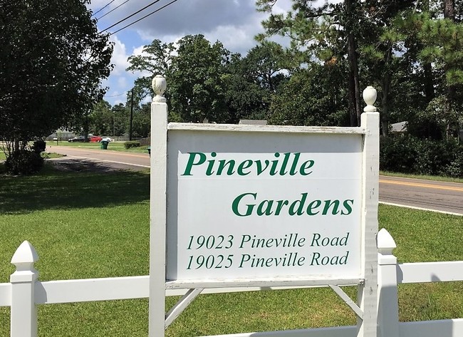 Building Photo - Pineville Gardens
