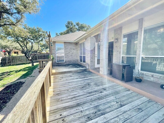 Building Photo - 707 Belmark Ct