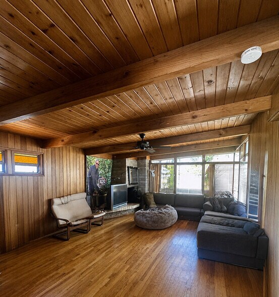 Building Photo - 5027 Campanile Dr