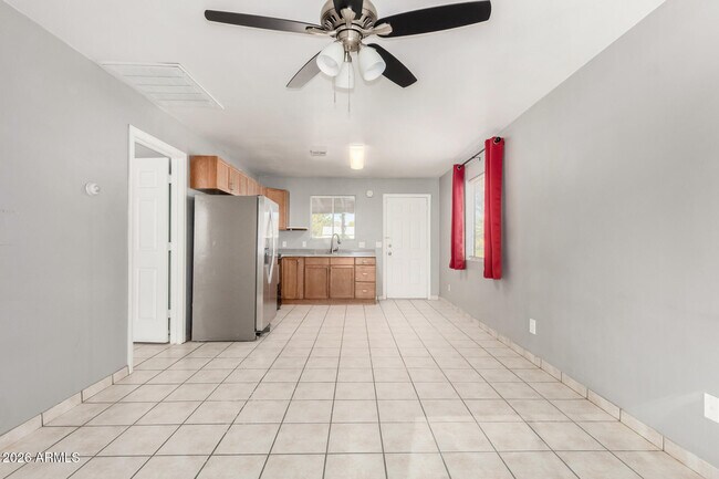 Building Photo - 8812 W Pinnacle Peak Rd