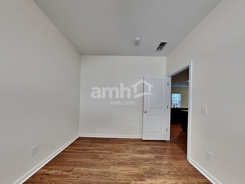 Building Photo - 188 Orion Way