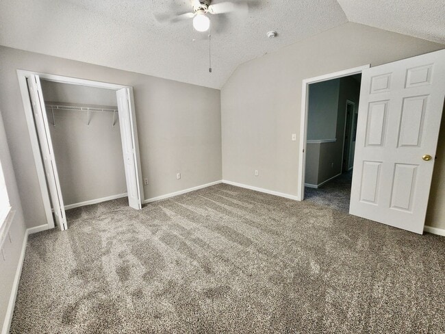 Building Photo - Adorable, well taken care of three bedroom...