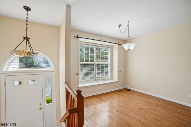 Building Photo - 533 Coventry Dr