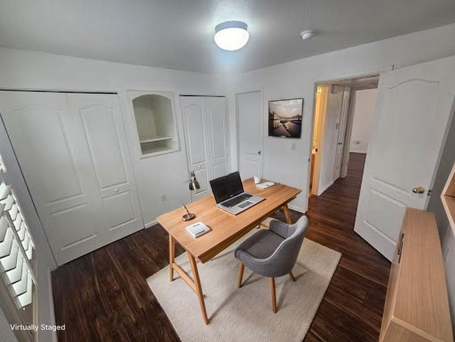 Building Photo - **Coming Soon** 2 Bed/2 Bath Top Floor Condo with Covered Garage Space and Additional Storage
