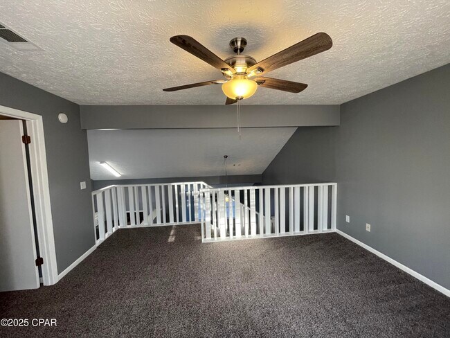 Building Photo - 132 Parker Village Cir