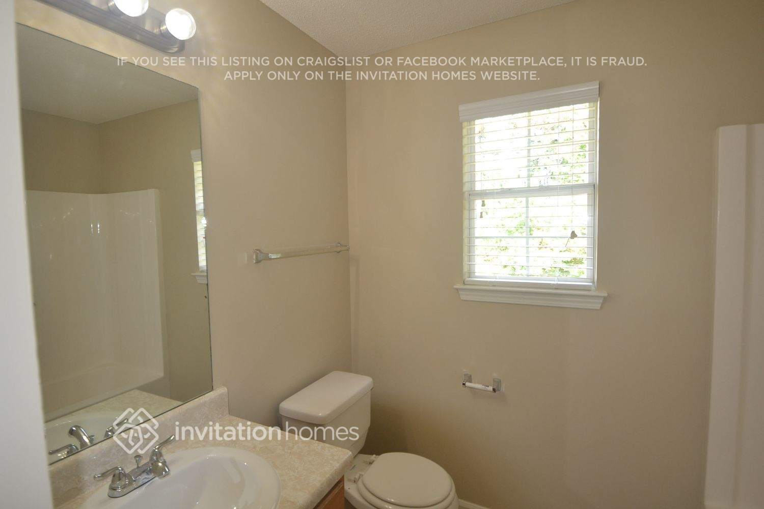Building Photo - 5435 Beaver Lake Dr SW