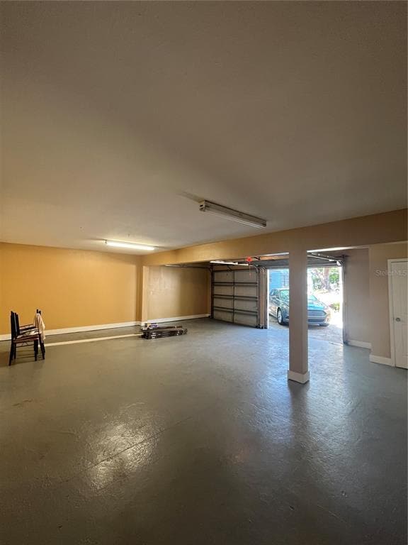 Building Photo - 520 E Amelia St