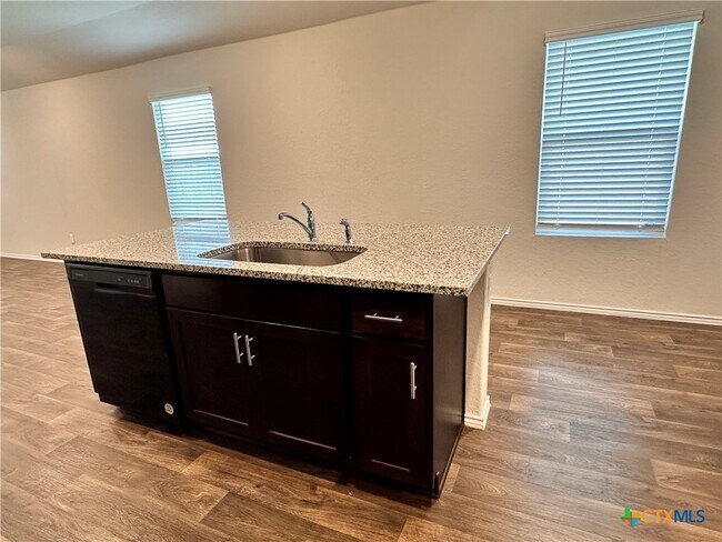 Building Photo - 101 Calgary Ln