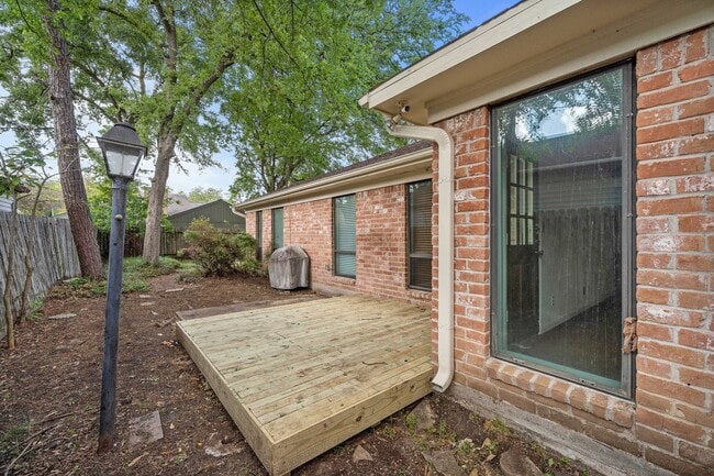 Building Photo - 12110 Nova Dr