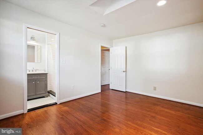 Building Photo - 8509 Cyrus Pl