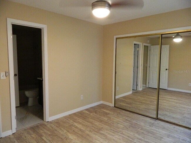 Building Photo - 672 Roaring Dr
