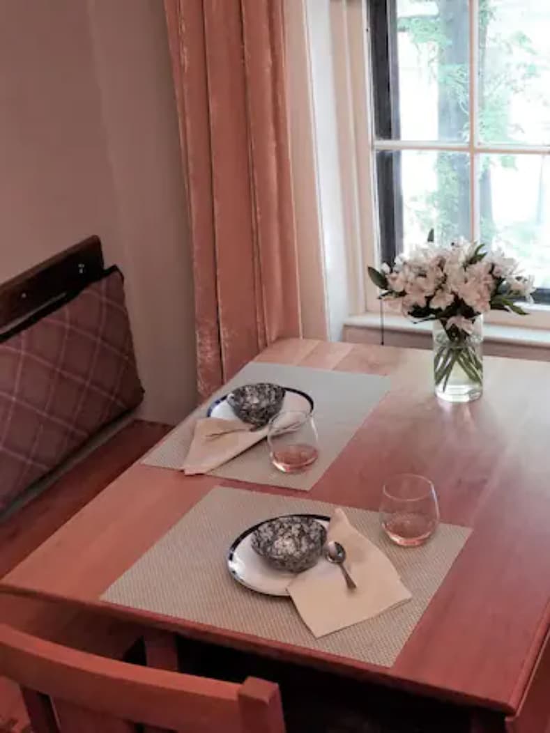 drop leaf table in living room - 18 Schermerhorn St