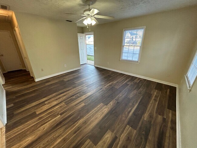 Building Photo - 116 Burlinton Dr