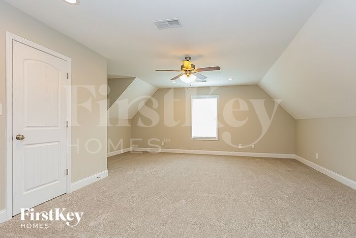 Building Photo - 516 Sitka St