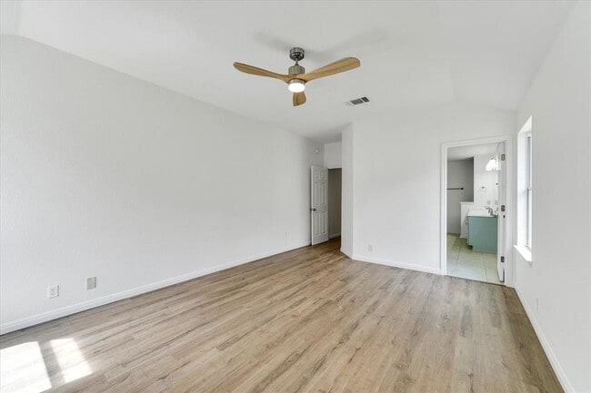 Building Photo - 1707 Primrose Ln