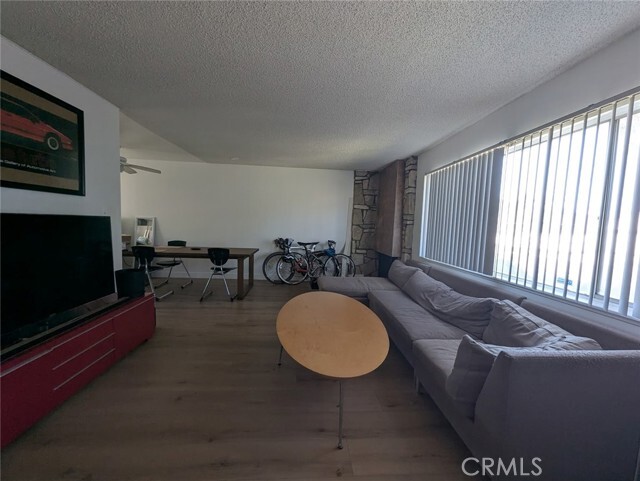 Building Photo - 200 W 37th St