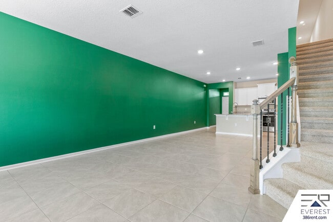 Building Photo - 152 Redbud Rd