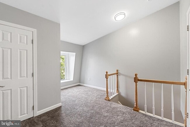 Building Photo - 225 Market St