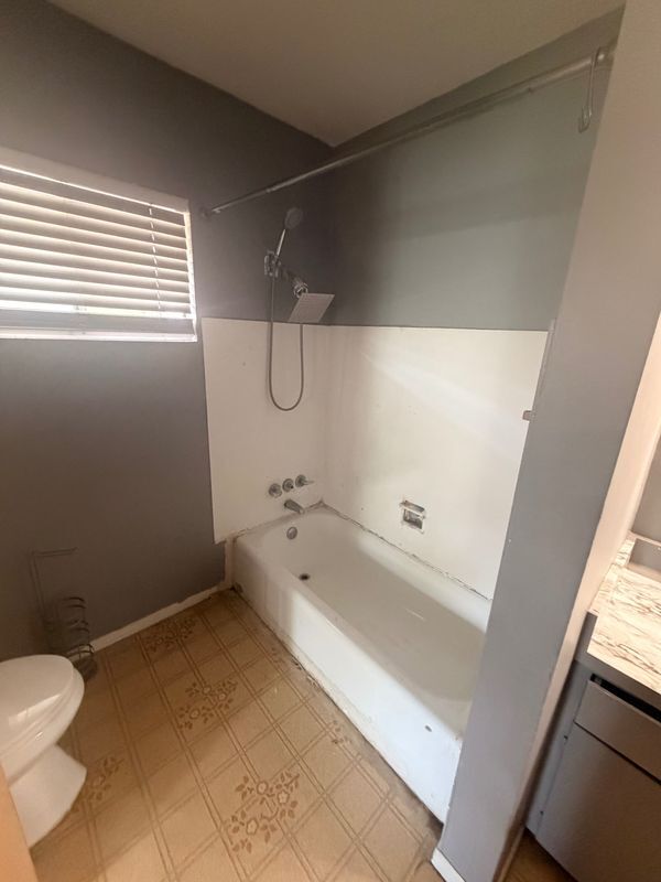 Building Photo - 9615 Walnut