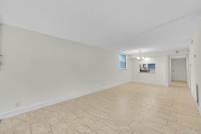 Building Photo - 8415 Forest Hills Dr