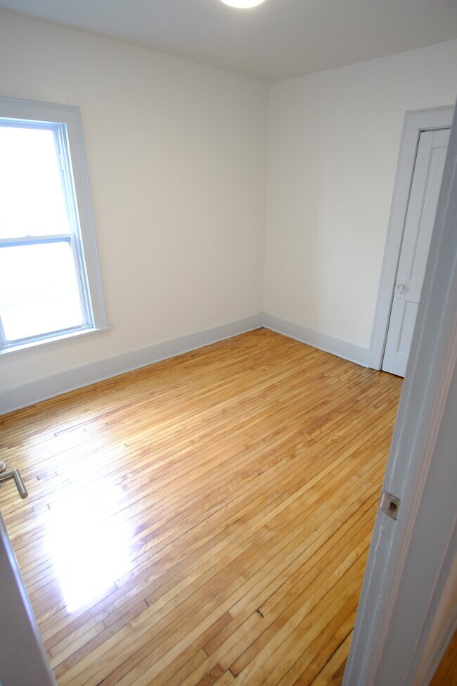 Building Photo - 3315 Nicollet Ave