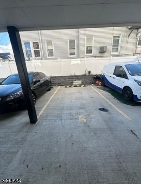 Building Photo - 474 10th Ave