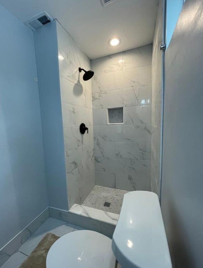 Building Photo - Completely Renovated 3-Bedroom Ranch with Modern Finishes & Spacious Open Kitchen