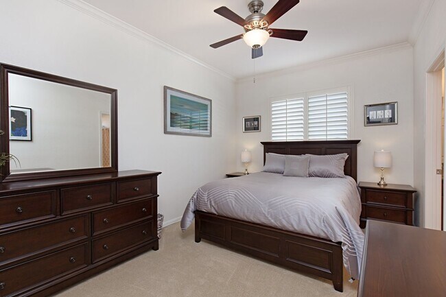 Building Photo - Highly Sought-After 3 Bed / 2.5 Bath Ranch...