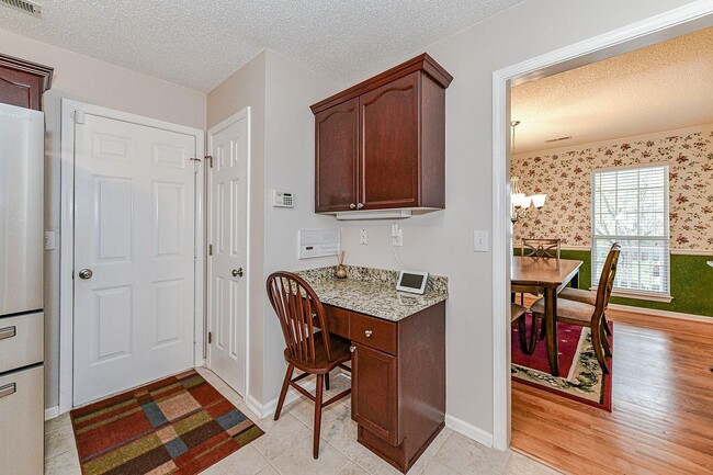 Building Photo - 1411 Deer Spring Ct