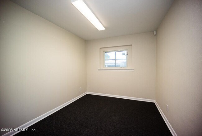 Building Photo - 1794 Rogero Rd