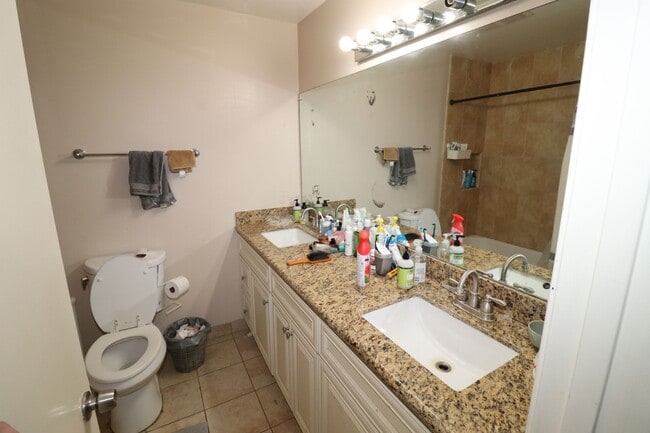 Building Photo - 178 S Shattuck Pl