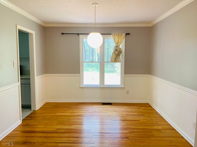 Building Photo - 210 Spring Forest Way