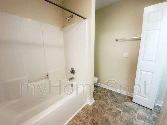 Building Photo - 9580 Cobblebrook Dr