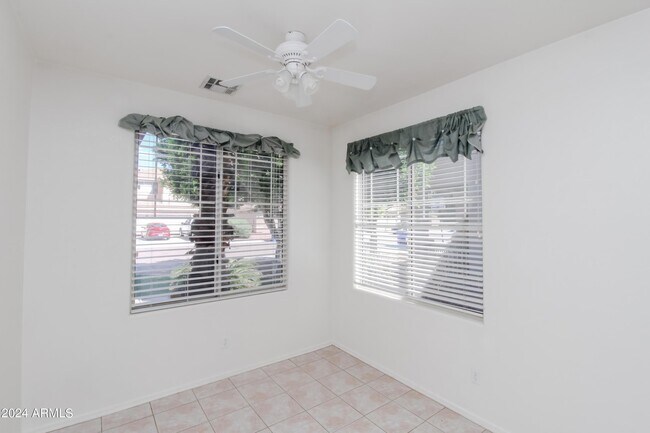 Building Photo - 1375 W Musket Way