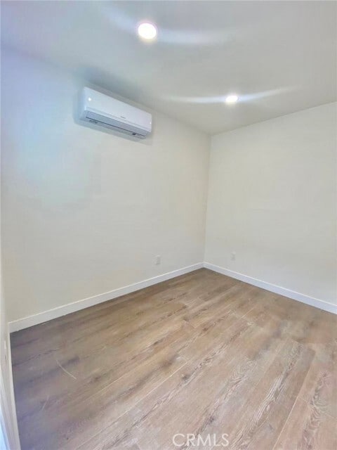 Building Photo - 920 W Olive Ave